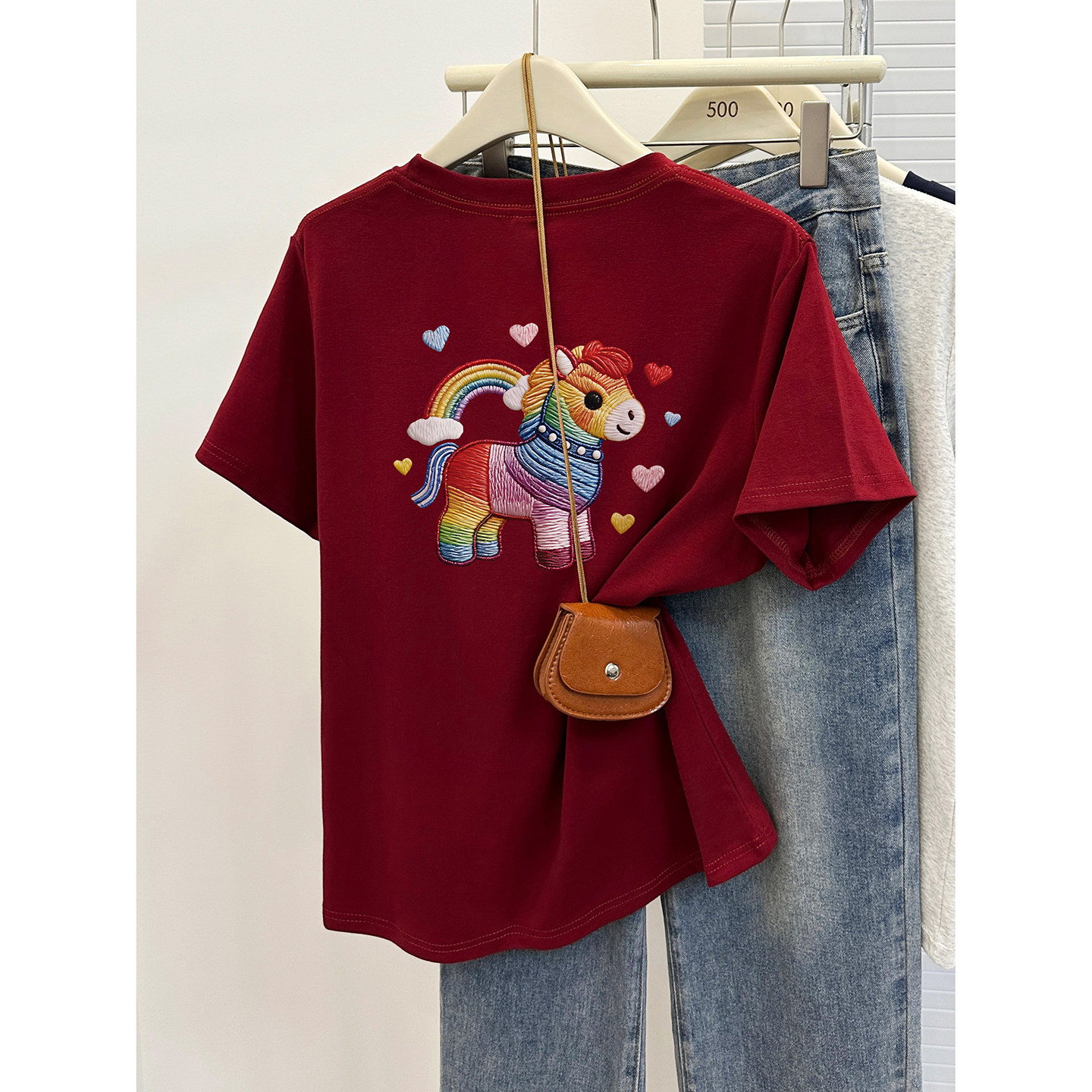 2026新款酒红色小马印花正肩短袖t恤女胖mm大码遮肉洋气圆领上衣,女装/女士精品,T恤,淘宝优惠券,粉丝福利购,淘宝优惠卷