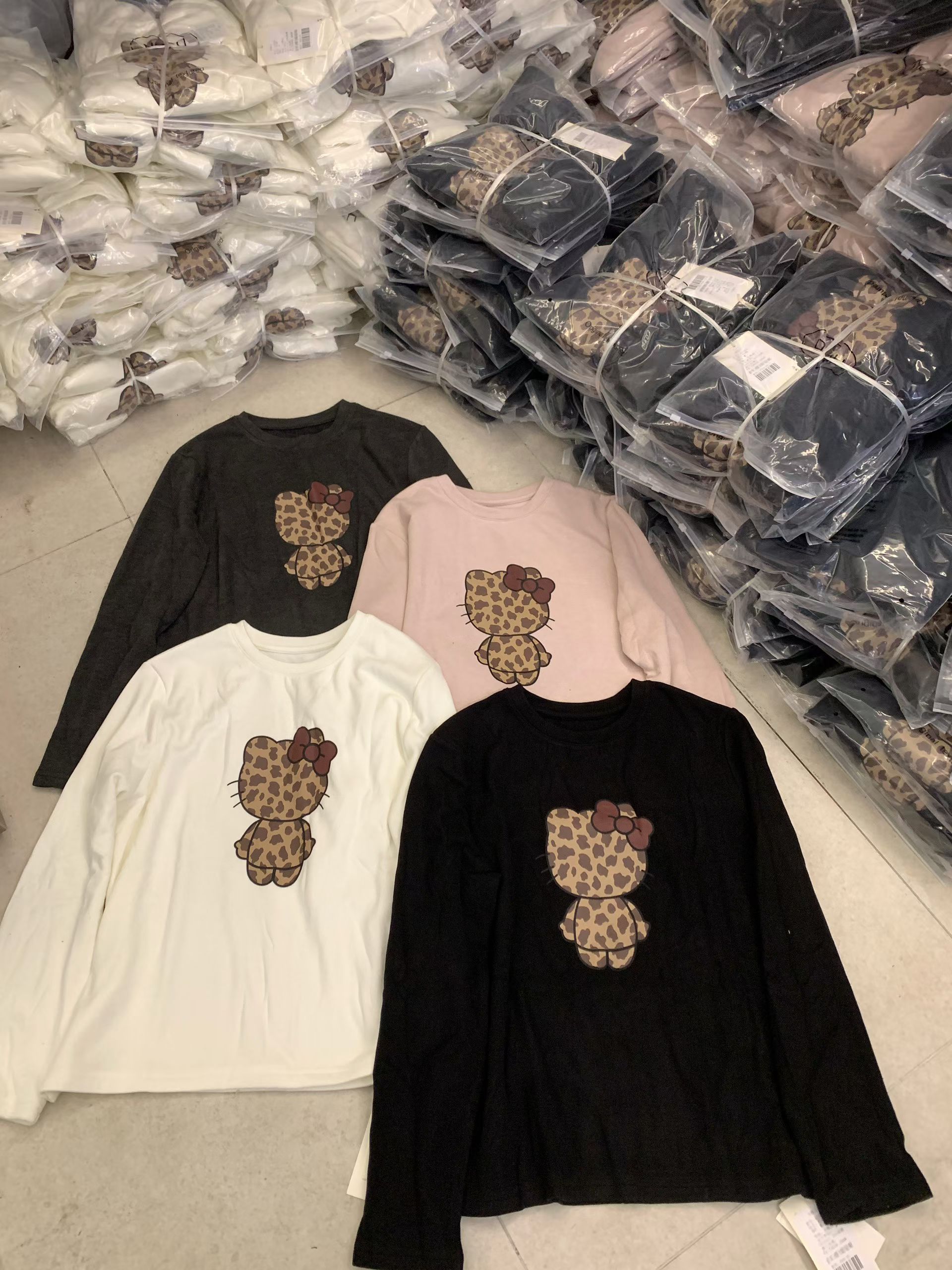 need2025冬季新款百搭圆领豹纹KT猫加绒磨毛长袖T恤女打底衫上衣