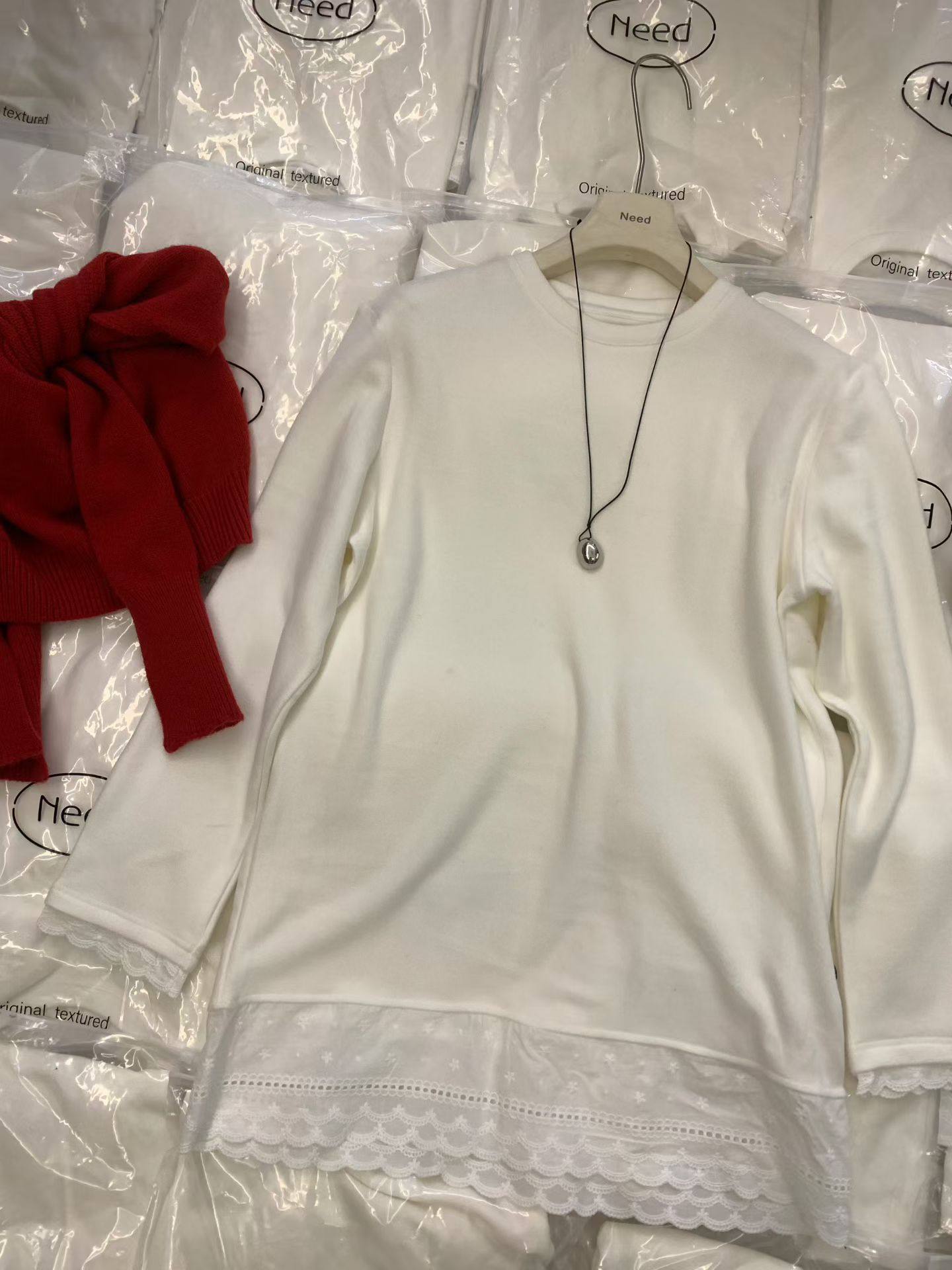 need-爆款强推必入秋冬法式气质蕾丝拼接显瘦打底针织衫配蕾丝