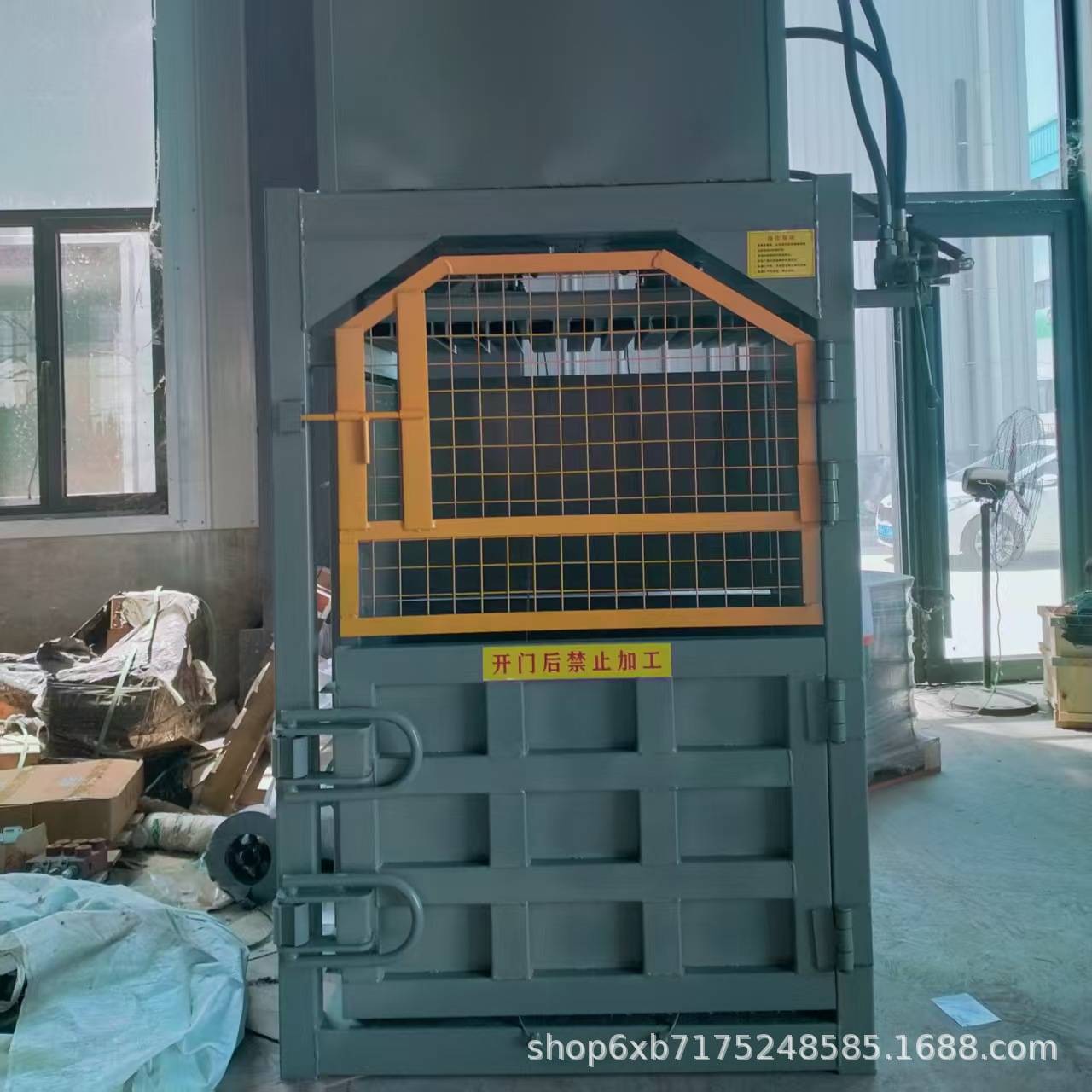 回收压缩废纸塑料瓶轻薄物料缠绕膜滴灌带易拉罐烟草中草药打包机