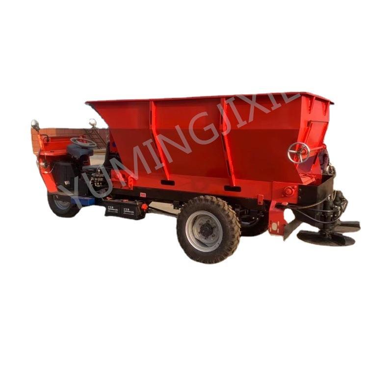 大棚自走式撒粪机 农用液压撒肥车 鸡羊牛粪双盘撒粪车三轮乘坐式