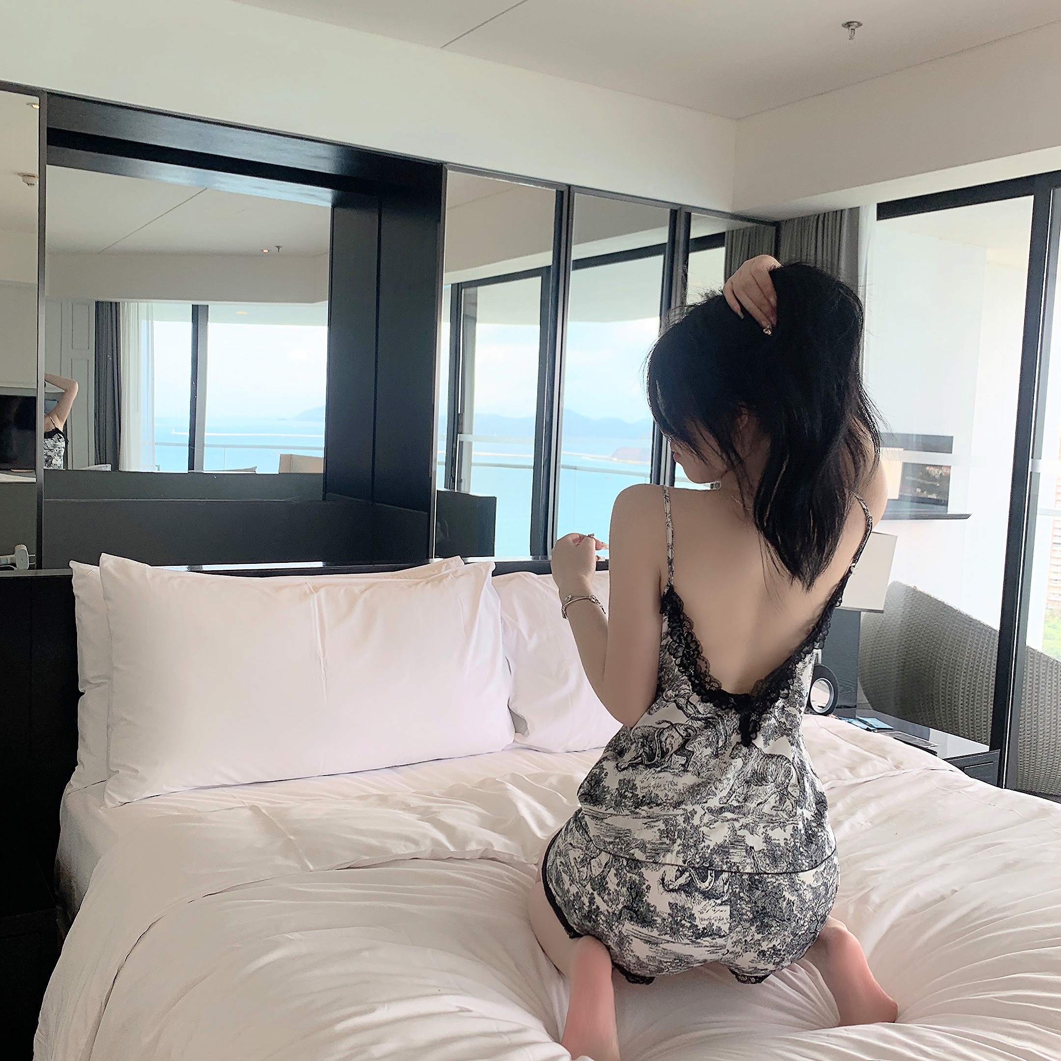 露背性感吊带短裤睡衣蕾丝