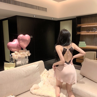蕾丝吊带睡裙镂空露背性感