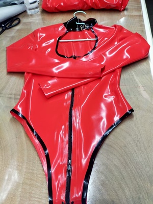 马来进口乳胶手工定制女式前拉链红色乳胶衣连体衣