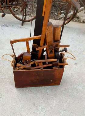 民俗老物件木工工具老木匠鲁班工具套装博物馆展览装饰摆件怀旧