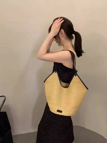 大容量沙滩编织包包女2026新款春夏季小众设计单肩通勤草编托特包