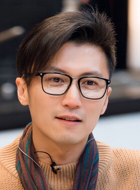 谢霆锋同款黑框眼镜男潮感光变色近视眼睛超轻方框防蓝光辐射平光