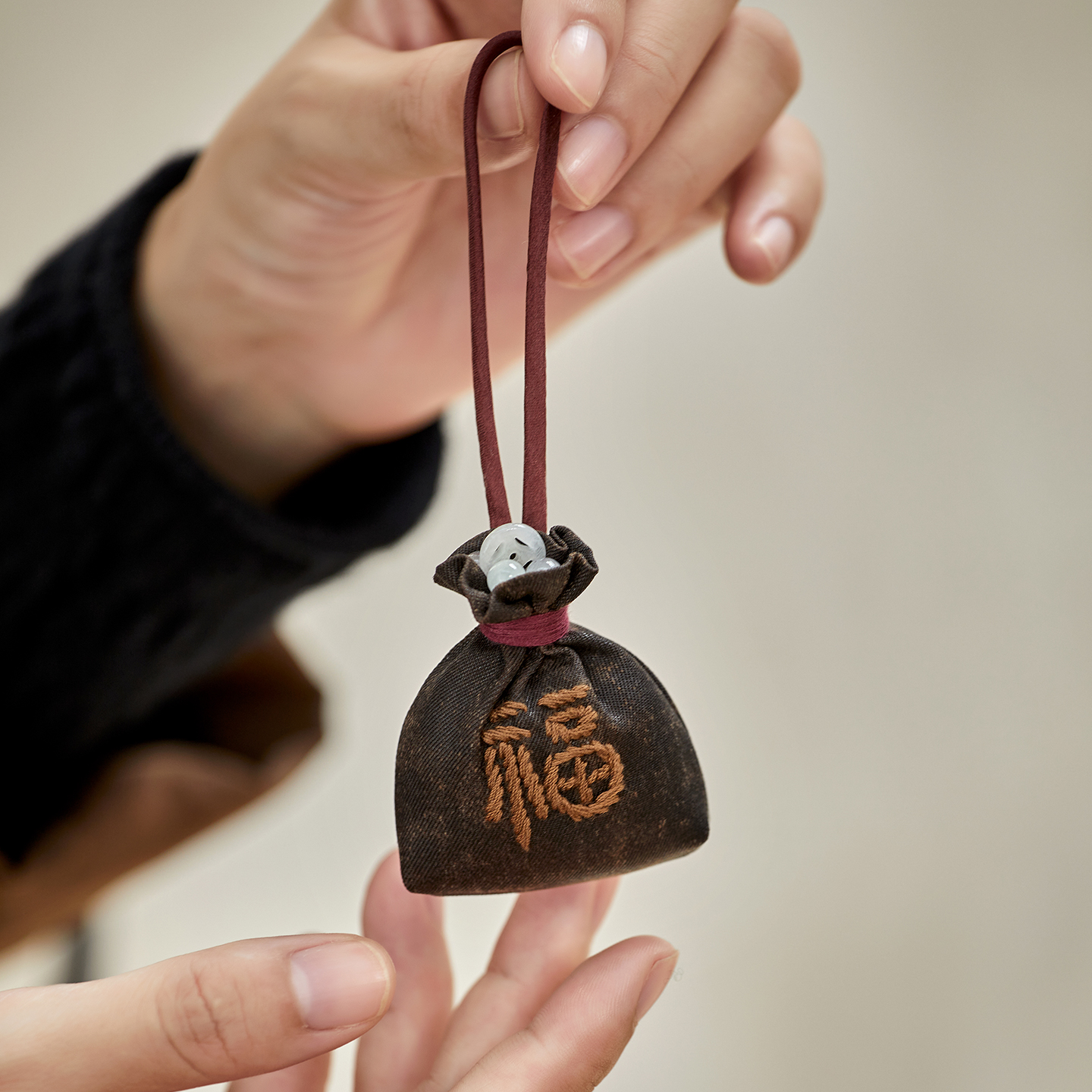 布小匠原创手绣香云纱福袋