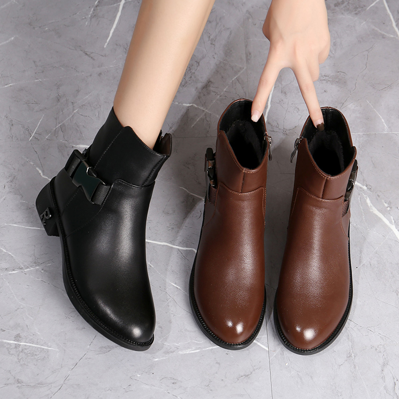 复古圆头粗跟软底加绒保暖皮靴女