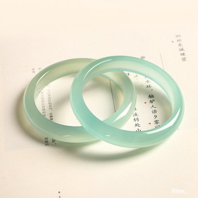 马料高冰玉髓手镯天青冻玛瑙玉镯