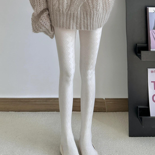 素也很个性 是精致又复古波浪纹元 洋气 太适合初冬了真 奶白色真