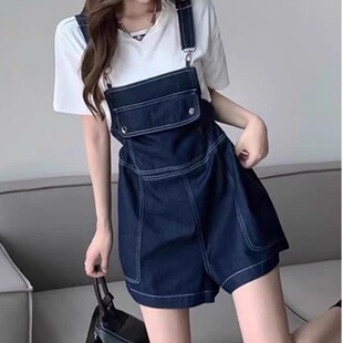 深蓝色复古牛仔背带短裤女2026夏季新款宽松阔腿小个子显瘦连体裤