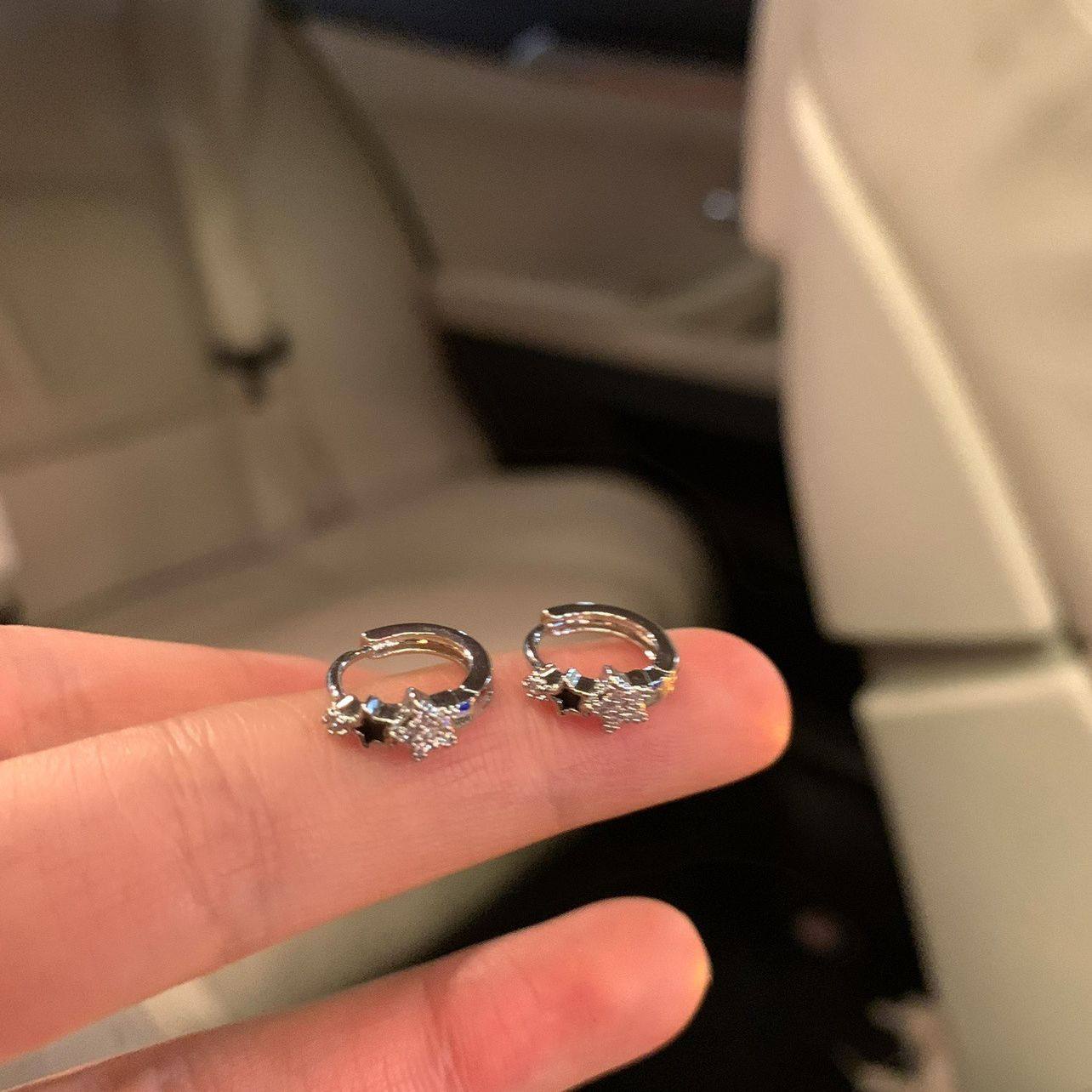 钛钢耳饰 星星耳扣小巧个性睡觉不用摘耳环小众耳钉高级感耳饰女