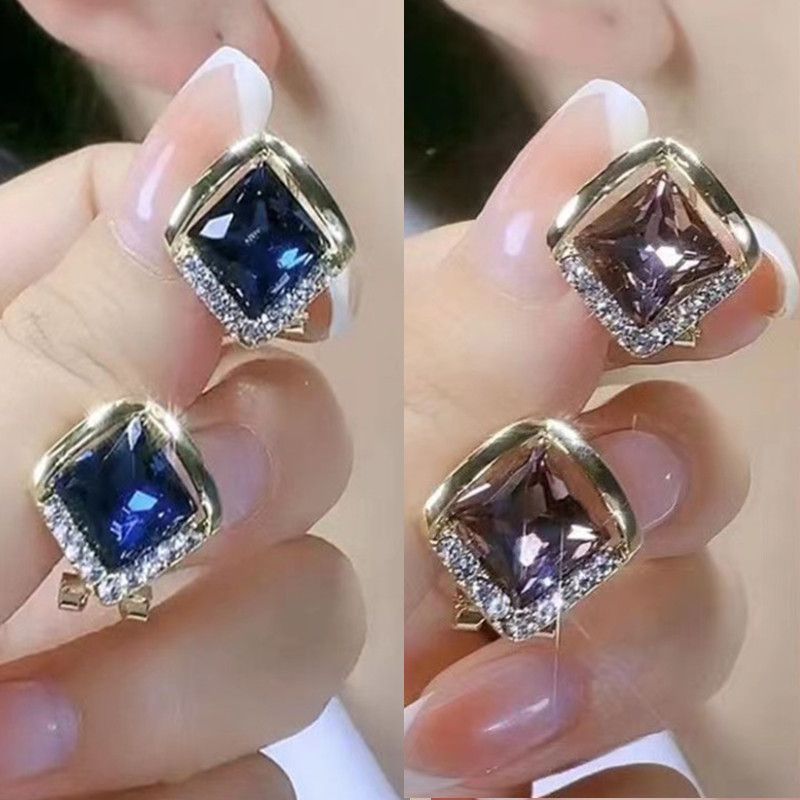 网红2023新款气质高级感菱形方块耳钉轻奢耳饰百搭高档耳环