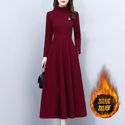 秋冬季长款加绒加厚打底连衣裙女2025新款高级感配大衣的内搭长裙