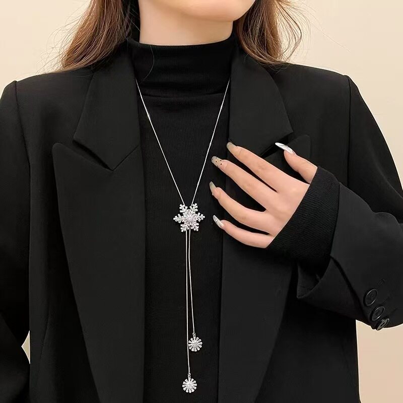 雪花毛衣链轻奢高级感女秋冬百搭长款项链高级感配饰挂件衣服简约