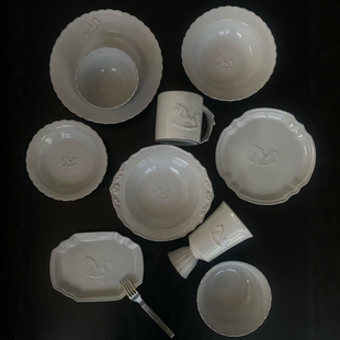 韩国进口Hye hwa yo马年限定款手作黑陶浮雕摇摇马兔子马克杯盘子