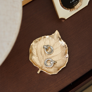 简约欧式金属金叶子树叶首饰盘果盘摆件样板间卧室妆台收纳小盘子