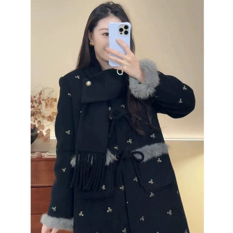 DD【冬日畅想曲】白鸭绒小众连衣裙刺绣冬季羊毛呢羽绒外套设计感