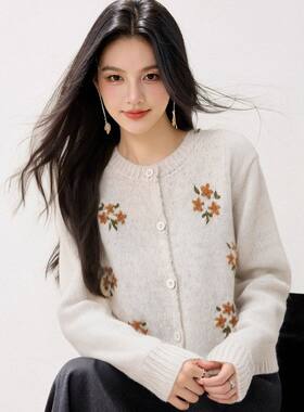 R9350气质韩系圆领绣花针织开衫毛衣女外套秋新款穿搭短款上衣