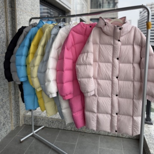 连帽彩色羽绒服 设计款 BARRIFAIT