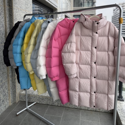 【BARRIFAIT】设计款连帽彩色羽绒服