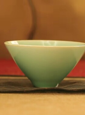 梅子青斗笠杯主人杯单杯复古瓷器龙泉青瓷斗笠杯严卫恩大师手工
