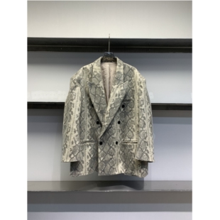 设计师款 2025秋冬款 小众蛇纹宽松高级感气质风衣大衣外套 独处