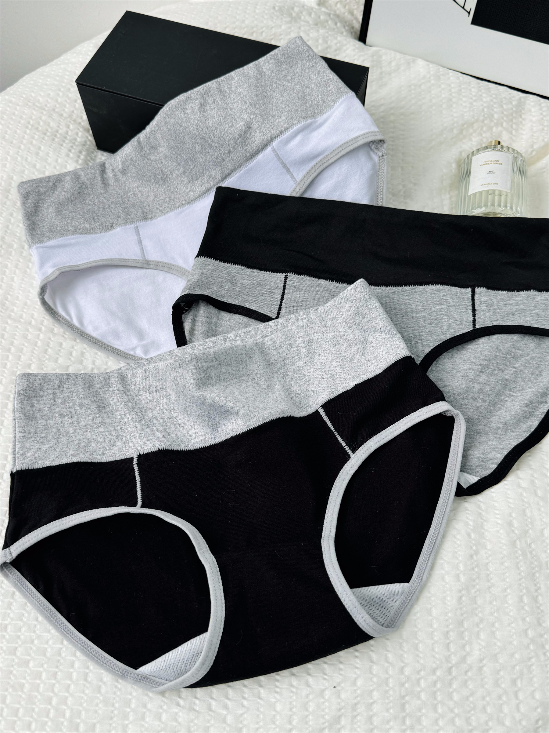 简约拼接纯棉中腰抗菌内裤女