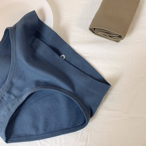 纯色简约风螺纹坑条学生三角裤