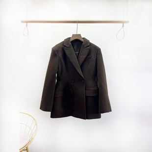 VANE复古时尚气质显瘦外套2025冬装新款收腰双排扣西装女28230-2
