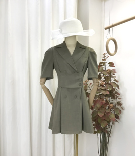 十三行VANE韦恩连衣裙2025夏季新款时尚小众设计感封腰显瘦A字裙