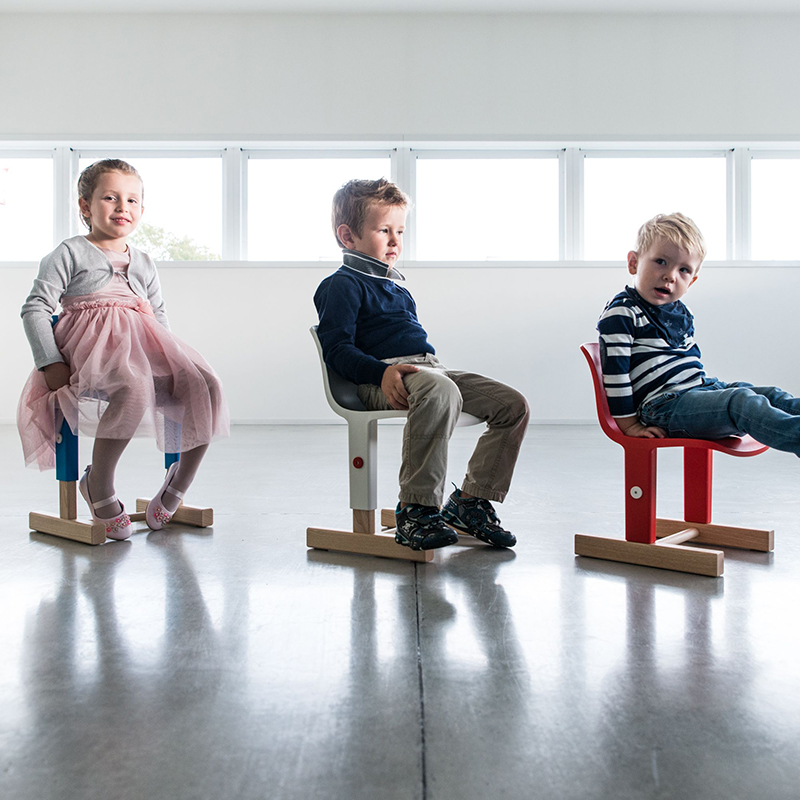 Magis可调节升降儿童椅