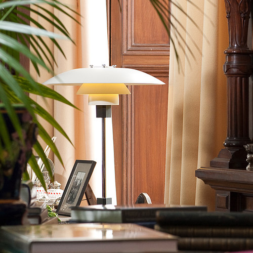 LouisPoulsen卧室台灯