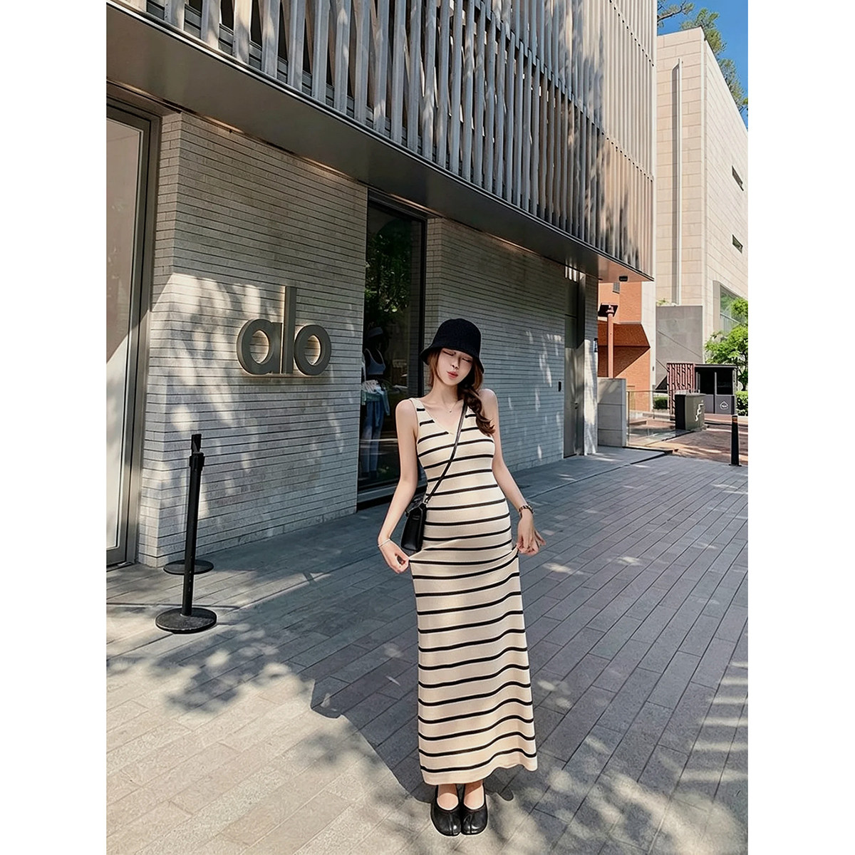 松弛感条纹针织无袖孕妇连衣裙图片
