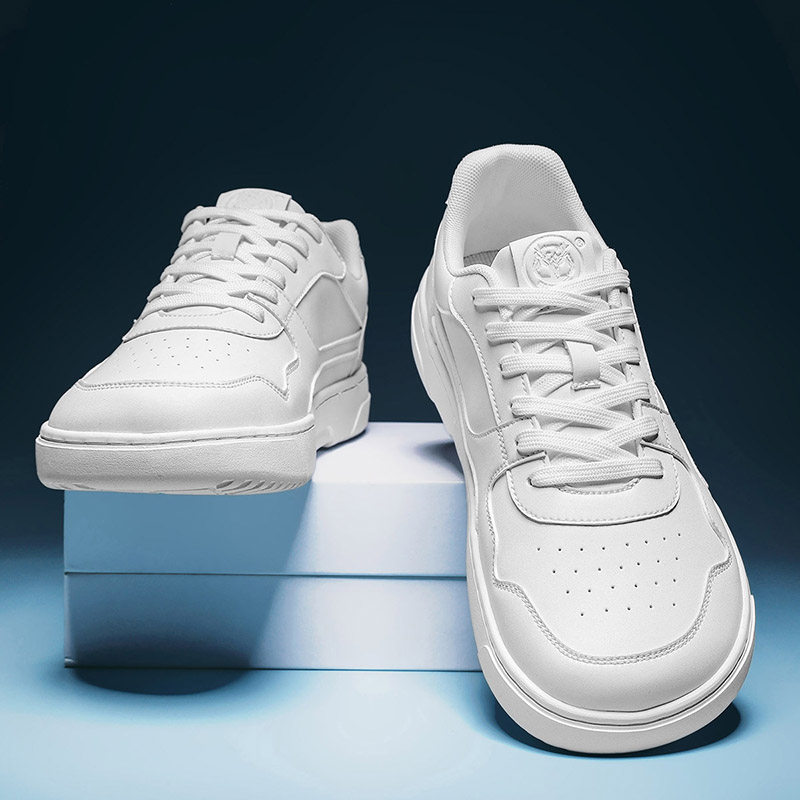 春季小白鞋大码宽头鞋4E加宽加肥皮面防水百搭软底宽楦运动板鞋男