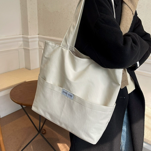 Нейлоновая вместительная и большая сумка на одно плечо, коллекция 2023, популярно в интернете