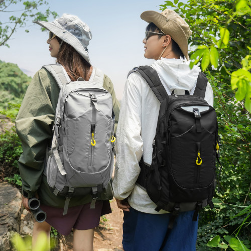 新款户外双肩包男女大容量轻便防水野营徒步登山包旅游多功能背包