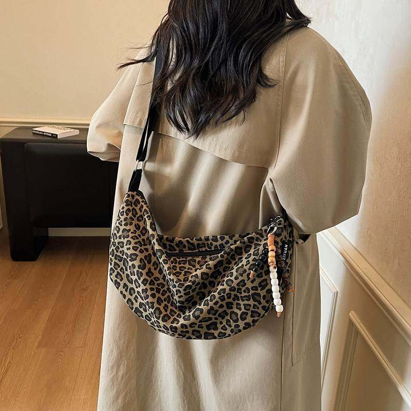 今年流行豹纹帆布包包女秋冬2025新款时尚百搭休闲轻便单肩斜挎包,箱包皮具/热销女包/男包,时尚帆布包,淘宝优惠券,粉丝福利购,淘宝优惠卷