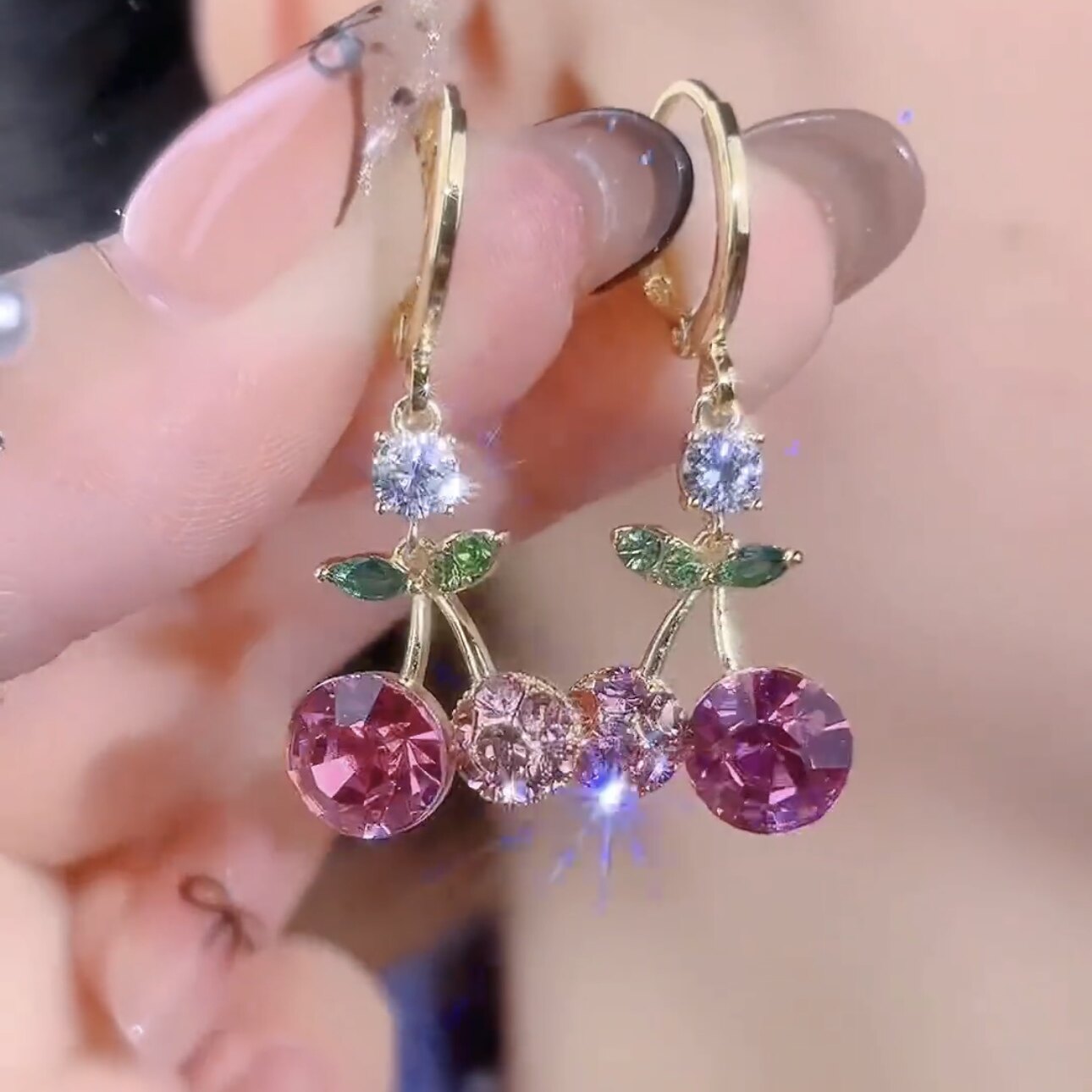 2025新韩国气质超仙粉色锆石水晶樱桃耳环女百搭甜美耳坠耳扣耳饰