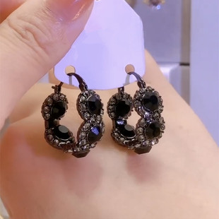 轻奢高级感黑色锆石耳环女气质百搭耳扣耳圈2025新款时尚圈圈耳饰