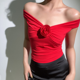 花朵T恤上衣女 弹力修身 BERAN 欧美性感甜辣翻边露肩纯色高腰短款