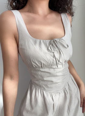 BERAN 法式复古方领纯色简约蝴蝶系带收腰显瘦散摆背心连衣裙长裙