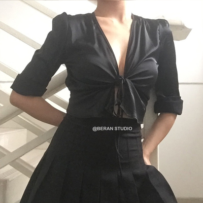 beran性感深v仿真丝纯色系带开衫