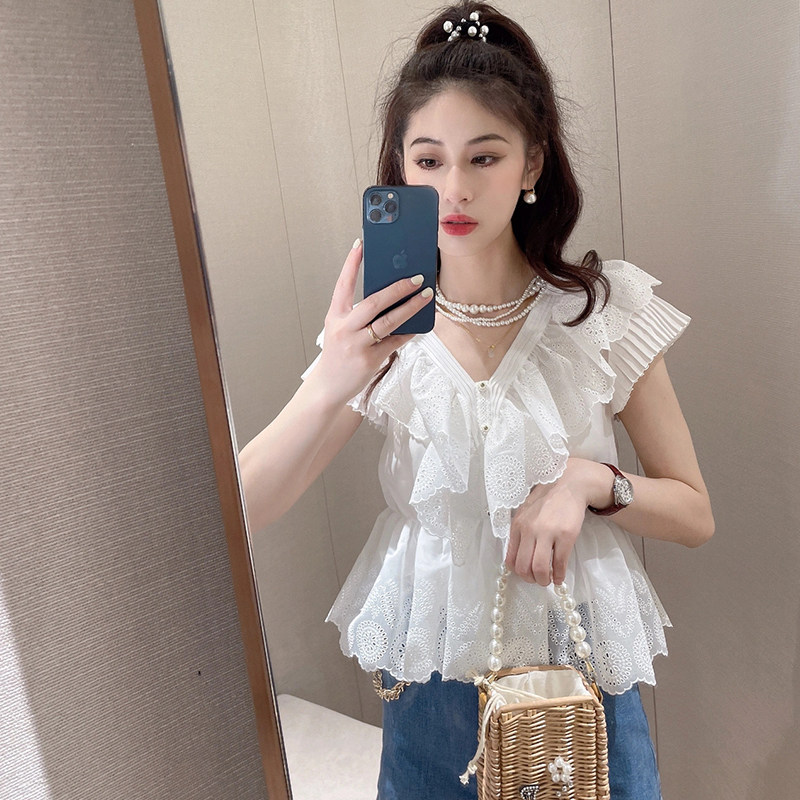 夏季2022年新款蕾丝荷叶边V领白衬衫女士收腰设计感小众别致上衣