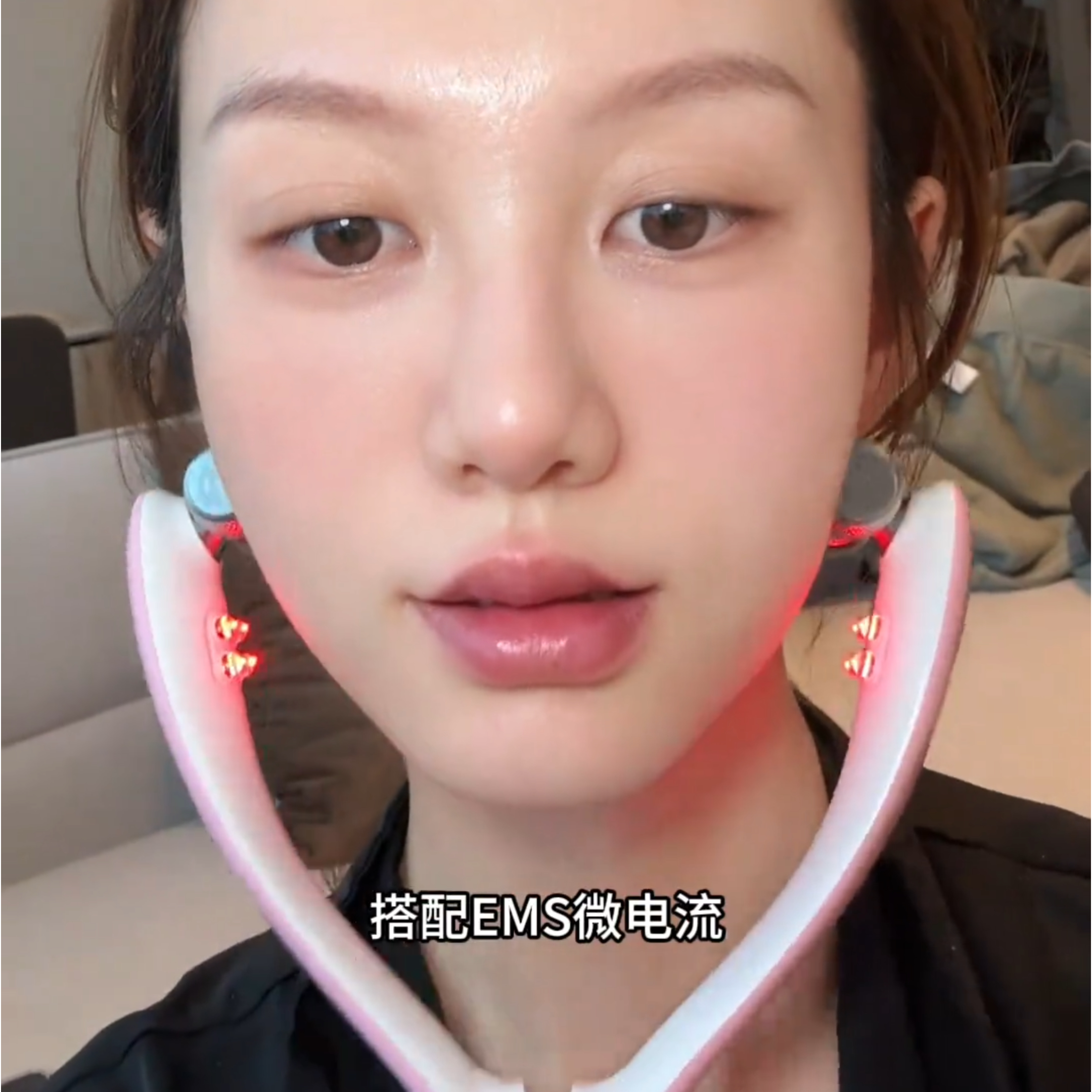 v脸提拉按摩仪神器跨境新款滚轮微电流美容仪紧致面部家用2026新