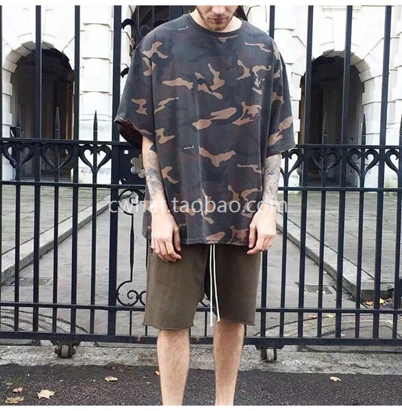 侃爷 Kanye WEST 现货 Yeezy Season 1 男女情侣迷彩宽松短袖T恤在类目 男装, T恤中 - 来自Buy2taobao.com提供专业的淘宝代购服务
