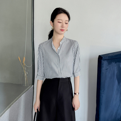 立领灰色条纹中袖衬衫女轻奢高级感港风复古显瘦气质工装正肩上衣