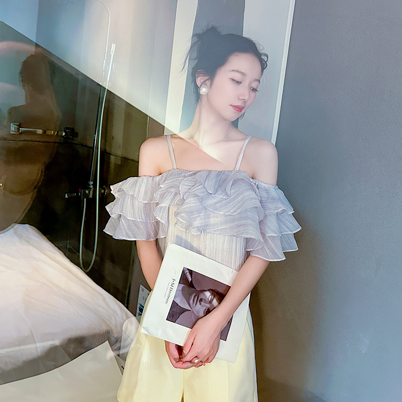 度假风时尚一字肩雪纺衫