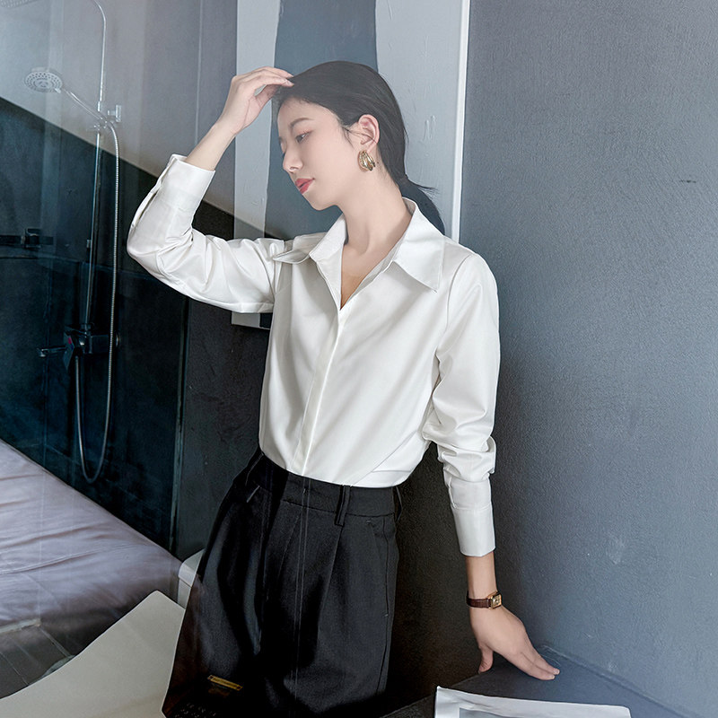 职场极简风高端不易皱衬衫